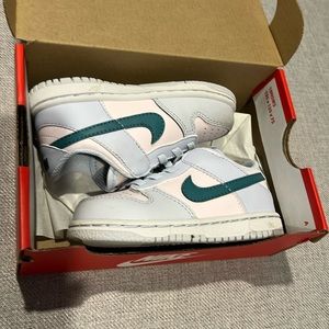 Nike dunk low size 7 toddler used but great condition. Green, pink and blue.